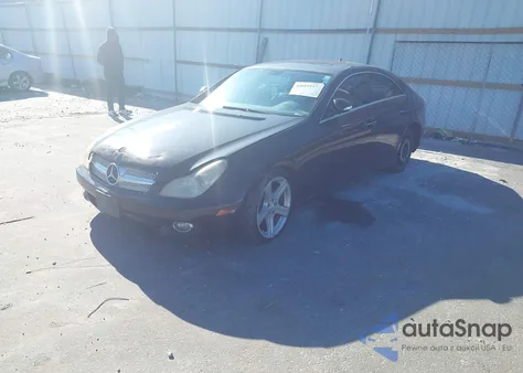 2008 Mercedes-Benz Cls 550 z USA, uszkodzony, nr VIN WDDDJ72XX8A132597